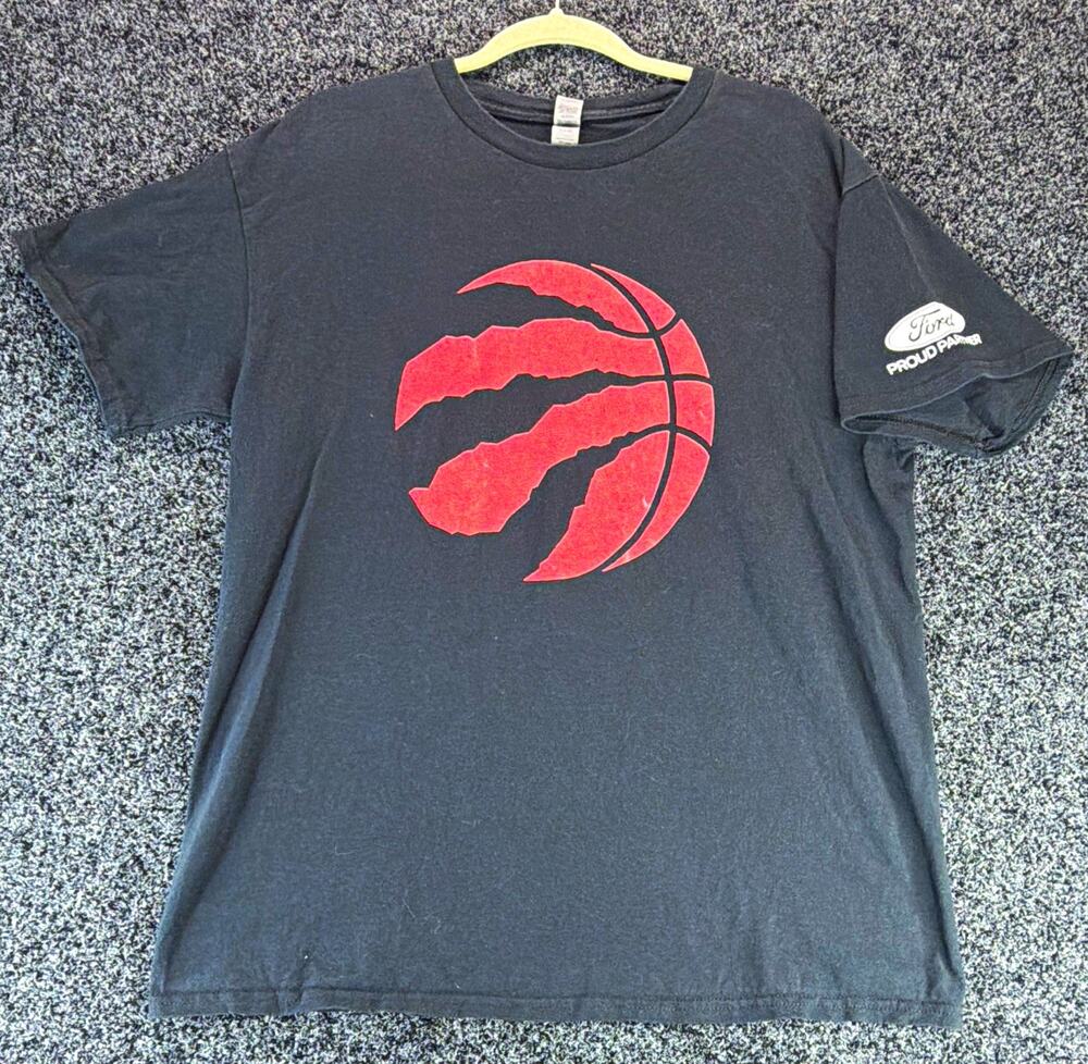 Gildan Toronto Raptors Logo Graphic T-Shirt Black/Red Mens L